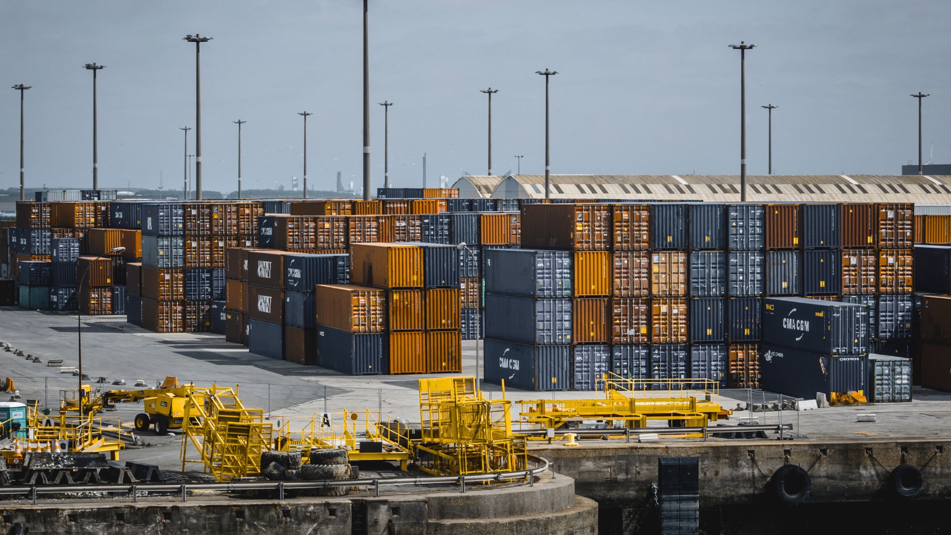 Disadvantages of Overseas Manufacturing